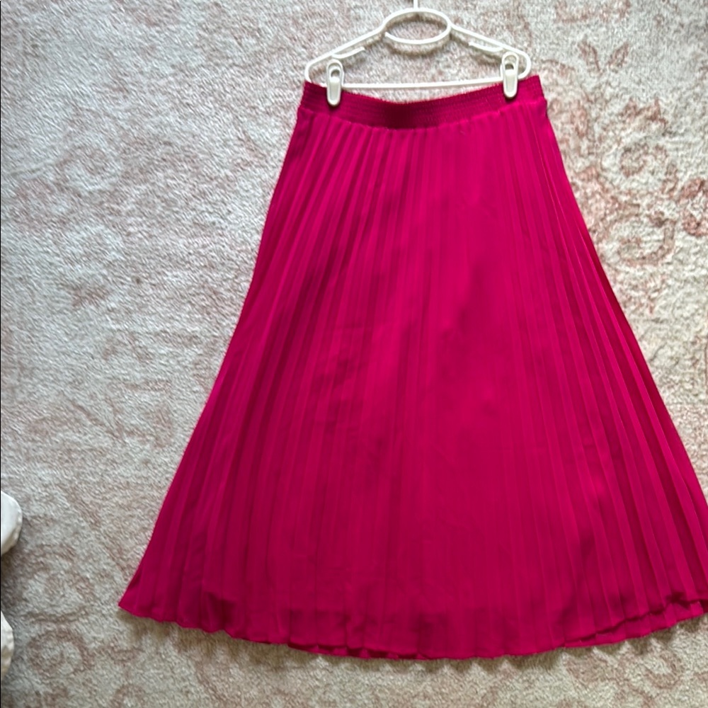 Elegant Pink Pleated Skirt